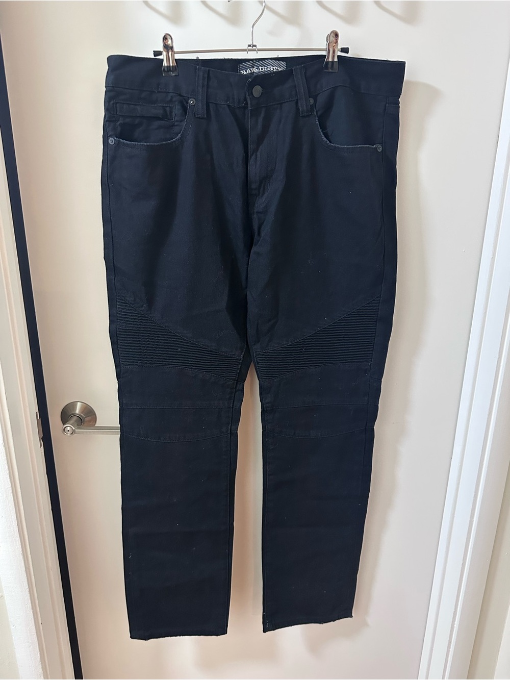 Raw & Dirty Men's Black Slim Straight Moto Jeans